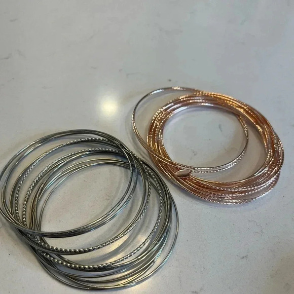 5/20$ 2 sets of  stainless steel bracelets - Picture 4 of 10